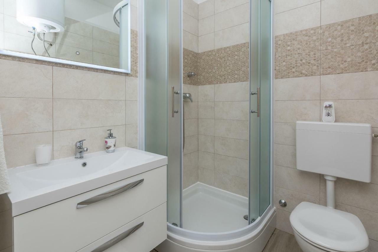 Apartmani Jadranka Starigrad Paklenica Ngoại thất bức ảnh