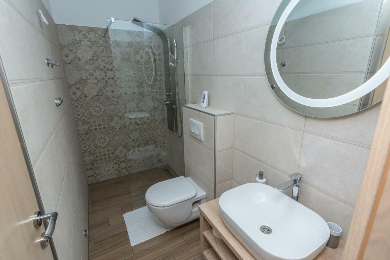Apartmani Jadranka Starigrad Paklenica Ngoại thất bức ảnh